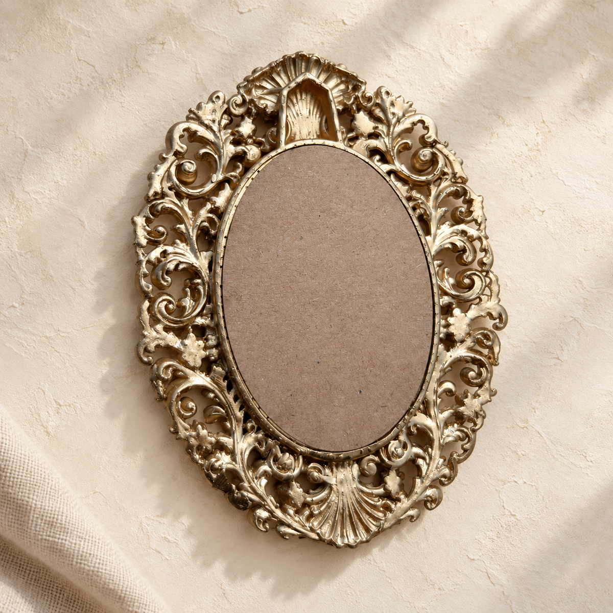 Back of the baroque frame showing the built-in hanger