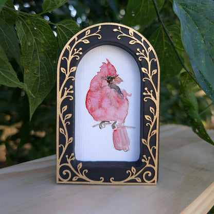 Red Cardinal Loose - Ornate Arch Frame