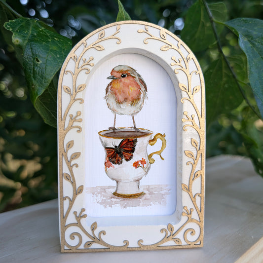 Robin on Teacup - Ornate Arch Frame